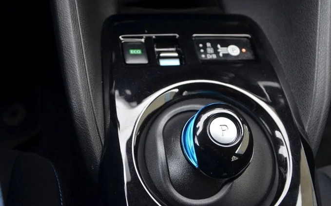Nissan Leaf cena 64900 przebieg: 105236, rok produkcji 2018 z Radom małe 379